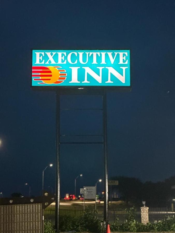 Executive Inn ร็อบส์ทาวน์ ภายนอก รูปภาพ