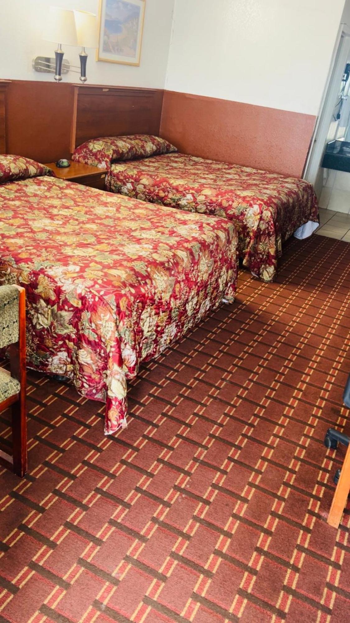 Executive Inn ร็อบส์ทาวน์ ภายนอก รูปภาพ