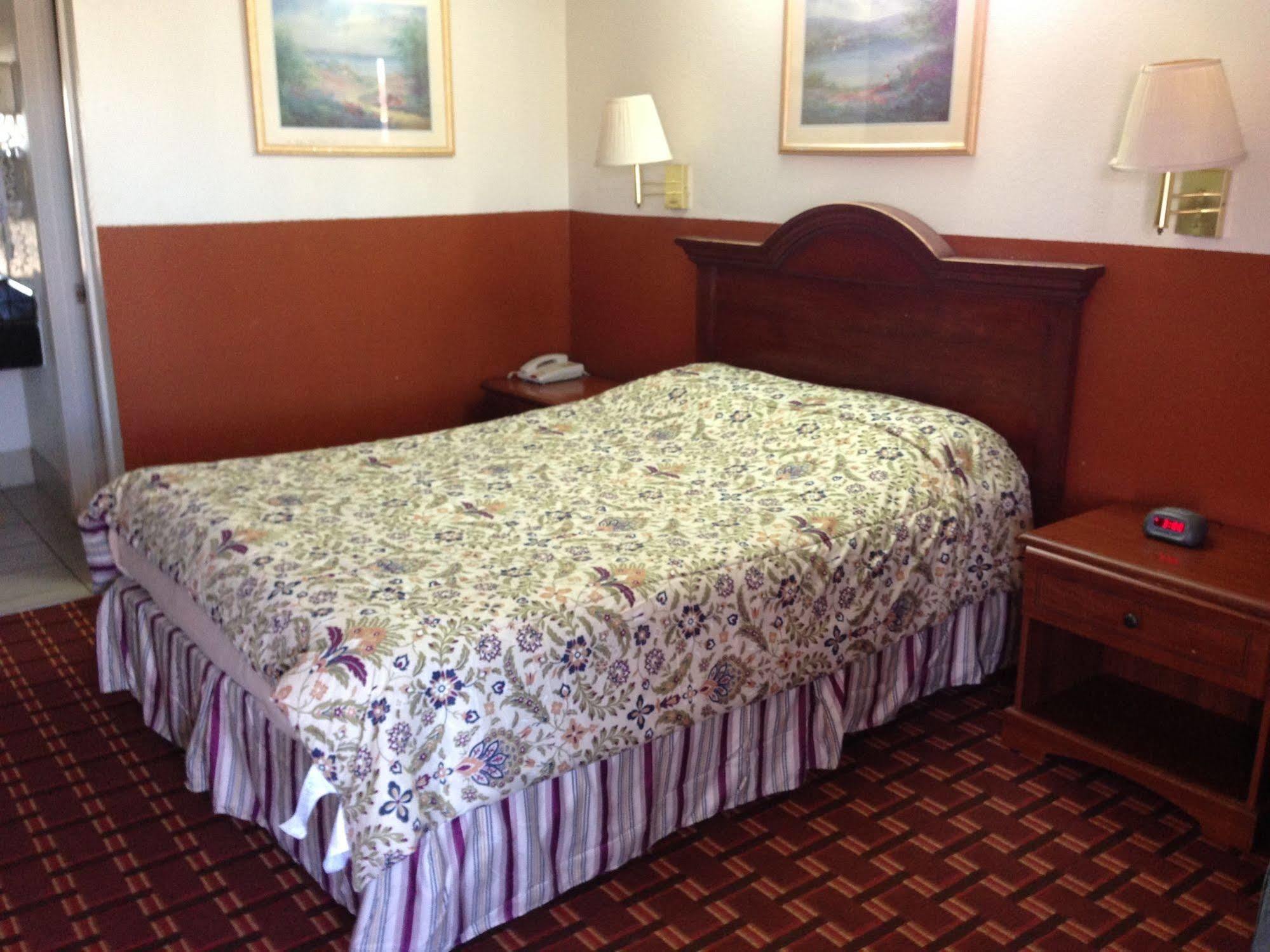 Executive Inn ร็อบส์ทาวน์ ภายนอก รูปภาพ