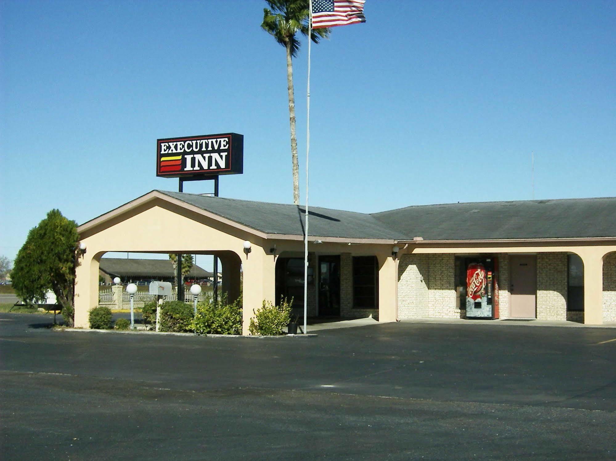 Executive Inn ร็อบส์ทาวน์ ภายนอก รูปภาพ